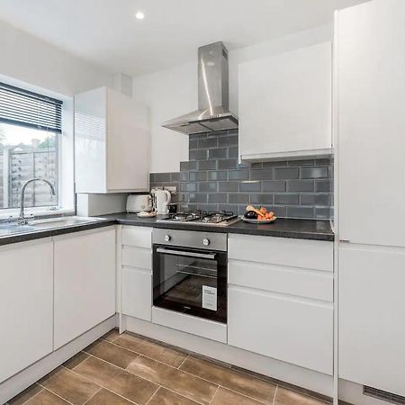 Pembroke House Appartamento Norwood Esterno foto