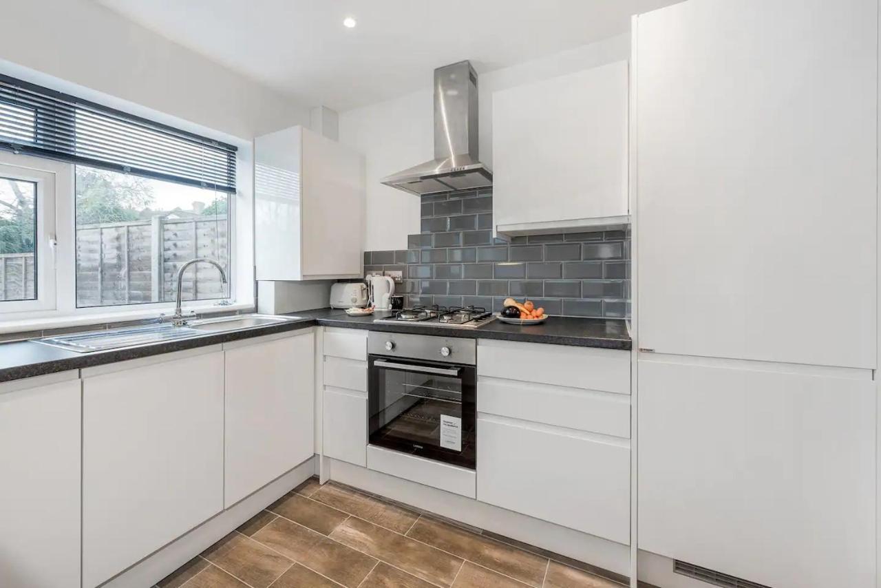 Pembroke House Appartamento Norwood Esterno foto